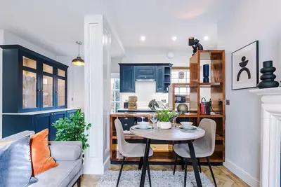 Image de Exquisite York Gem - Garden