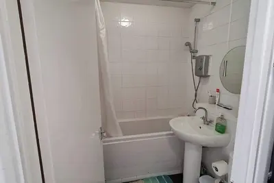 Image de Elisha's City Apartment