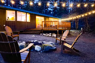 Image de New! PackShack - Cozy Ski Cabin Mins from White Pass