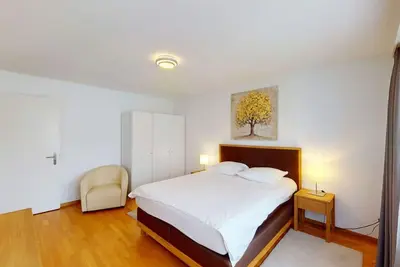 Image de Fantastic 2 Br flat near to the lake (D10)