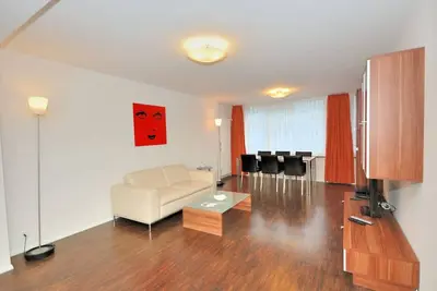 Image de Stylish 2br near lake - Flower 3