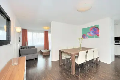 Image de Stylish 1br near lake and Opera (Flower 52)