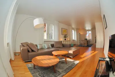 Image de Amazing 2br near lake - Lava