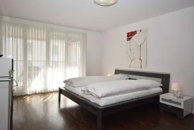 Image de Amazing 2br near Lake - Flower 33