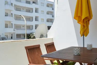 Image de BeGuest Feliz Choro