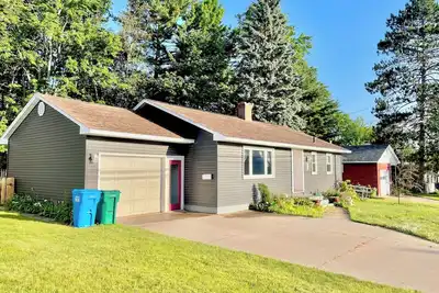 Image de Mid to Long Term Charming 2-bedroom house in enchanting Marquette with WiFi