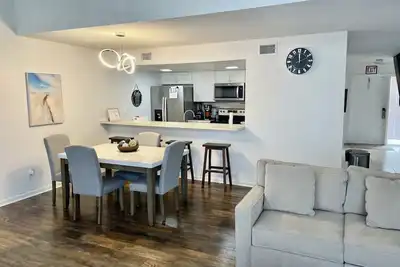 Image de Charming 3 bedroom and 3 Full bathroom centrally Located in South Florida!