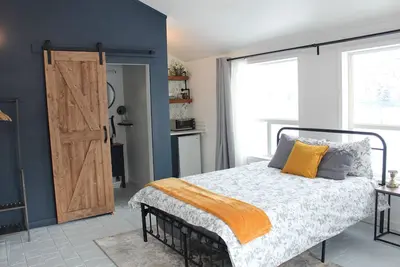 Image de Fair Wind Cottage- relaxing space with fireplace - Studio Suite