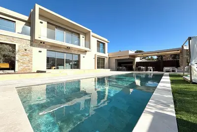 Image de Harmony Villa moderne classée 5 étoiles piscine pour 12 personnes