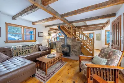 Image de Rustic Cabin Nestled in Aspens & Pines w/Indoor Hot Tub: A Photographer's Dream