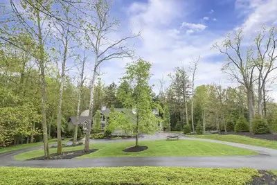 Image de Luxury meets nature in this breathtaking 5-bedroom country chateau