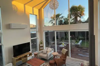 Image de Frank and Pipi. Brand new, private and close to the beach.