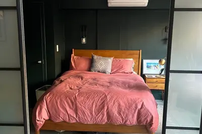 Image de Modern 2-bedroom apartment with large private garden in marvelous Brooklyn