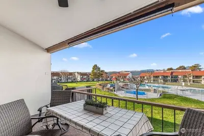 Image de Spanish Villa w/ a Spa-Like Feel overlooking large pool & near the Gorge shuttle