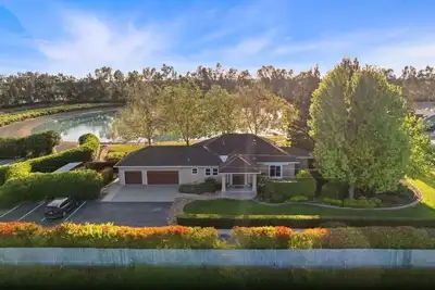 Image de Discover the Lakeview Villa Escape