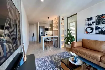 Spacious 3-bedroom apartment with WiFi, fitness room in charming Providencia