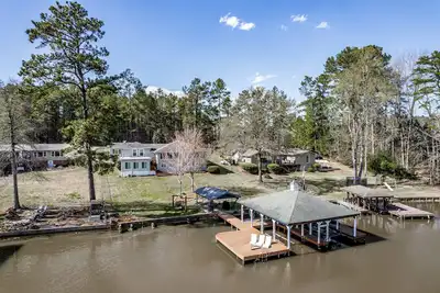 Image de Fish Tale Cove at Lake Sinclair, Spacious Family-Pet Friendly Retreat with dock