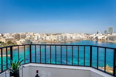 Image de Prime Location 3br apartment with Stunning View by ArcoBnb