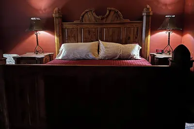 Image de Spacious 5-bedroom barndo with WiFi, luxurious amenities, located near Bangs, Tx