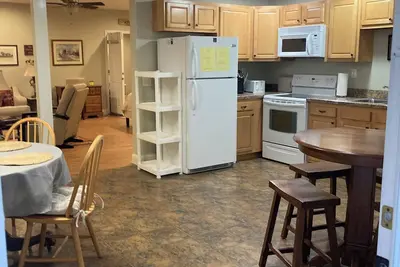 Image de Charming 1-bedroom apartment in welcoming Vine Grove with WiFi, Ac ; sleeps 4.