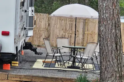 Image de Cozy Rv with WiFi and Ac in charming Vinemont