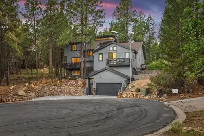 Image de Big R Lodge Arcade Room Spacious