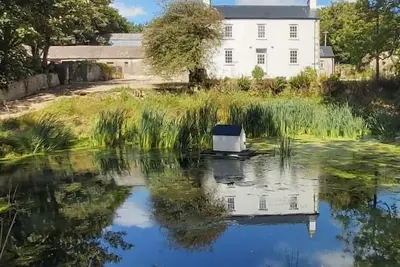 Image de A beautifully restored Welsh farmhouse nestled in the Pembrokeshire countryside close to the coast