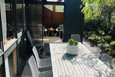 Image de A charming & quiet family & pet-friendly coastal retreat 15 mins walk to beach.