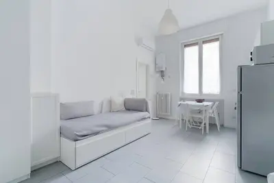 Image de GuestHost - Bright Apartment Isola - Milano