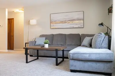 Image de Peaceful Getaway-Minutes to Downtown, Hospital & Universities