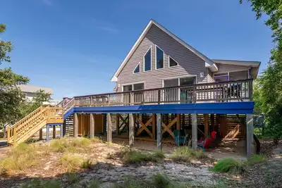 Image de Lucky Fin - Corolla, Ocean Sands, Oceanside, 600 Yds to Beach, 4 Bedrooms, Hot Tub, Pets Ok!