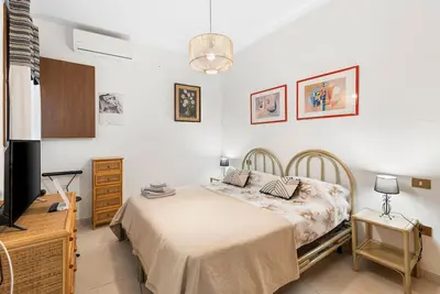 Image de Chambre \"Camera 2\" avec Wi-Fi et climatisation