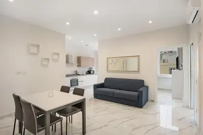 Appartement 'Family - Zona Lungomare' avec balcon, Wi-Fi et climatisation