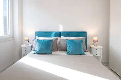 Image de Appartement \"supérieur - Zona Lungomare\" avec balcon, Wi-Fi et climatisation