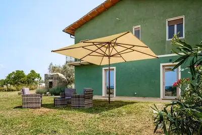 Image de Appartement 'Mimosa' avec jardin partagé et climatisation