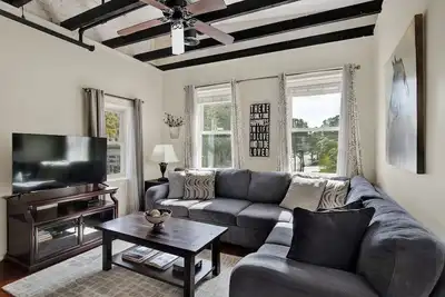 Image de City Market Lofts, Walk Everywhere, Heated Pool Access