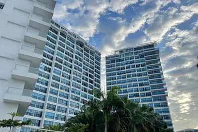 Image de Luxury apartment oceanview wifi security parking 3b/3b