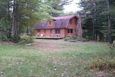 Image de Lovely log home on the AuSable River