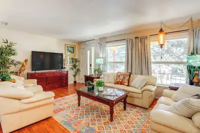 Image de Walk to Downtown Atascadero: Cottage w/ Sunroom!