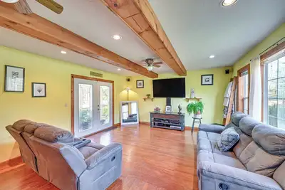 Image de 6-Acre Family-Friendly Getaway in Niles!