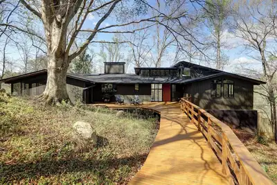Image de River Ridge Overlook - Modern Riverfront Retreat | Luxe 3br Hideaway on 20+ Acre