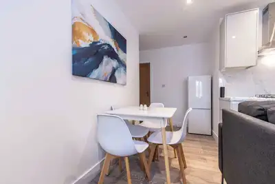 Image de 2-Bed Apartment, Basingstoke – Great Location