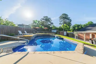 Image de Pool•4br•Pool Table•Grill•Fire Pit•Near Ft Moore