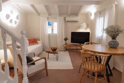 Image de \"Piatta Medusa\" Venetian Flat in Corfu Old Town