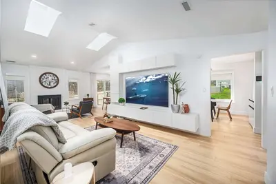 Image de Tranquil Light-Filled Retreat 3br Ranch