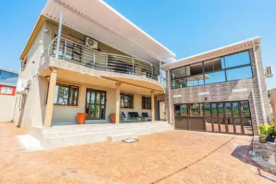 Image de 4-bedroom house in charming Durban North with WiFi, Ac. Start your vacation now