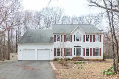 Image de Quiet 2-Story Home, Garden View & Large Kitchen