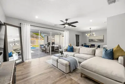 Image de Central St Pete | Pool, Gameroom