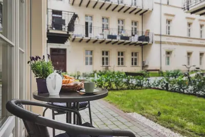 Image de Atrium   by Upstairs