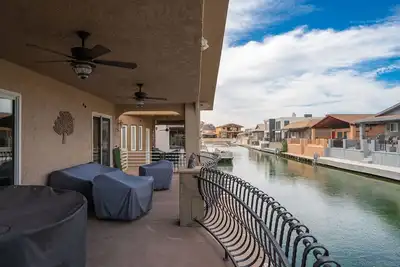 Image de Apache Fyre, Canal Front Dock, Moovlaya Keys